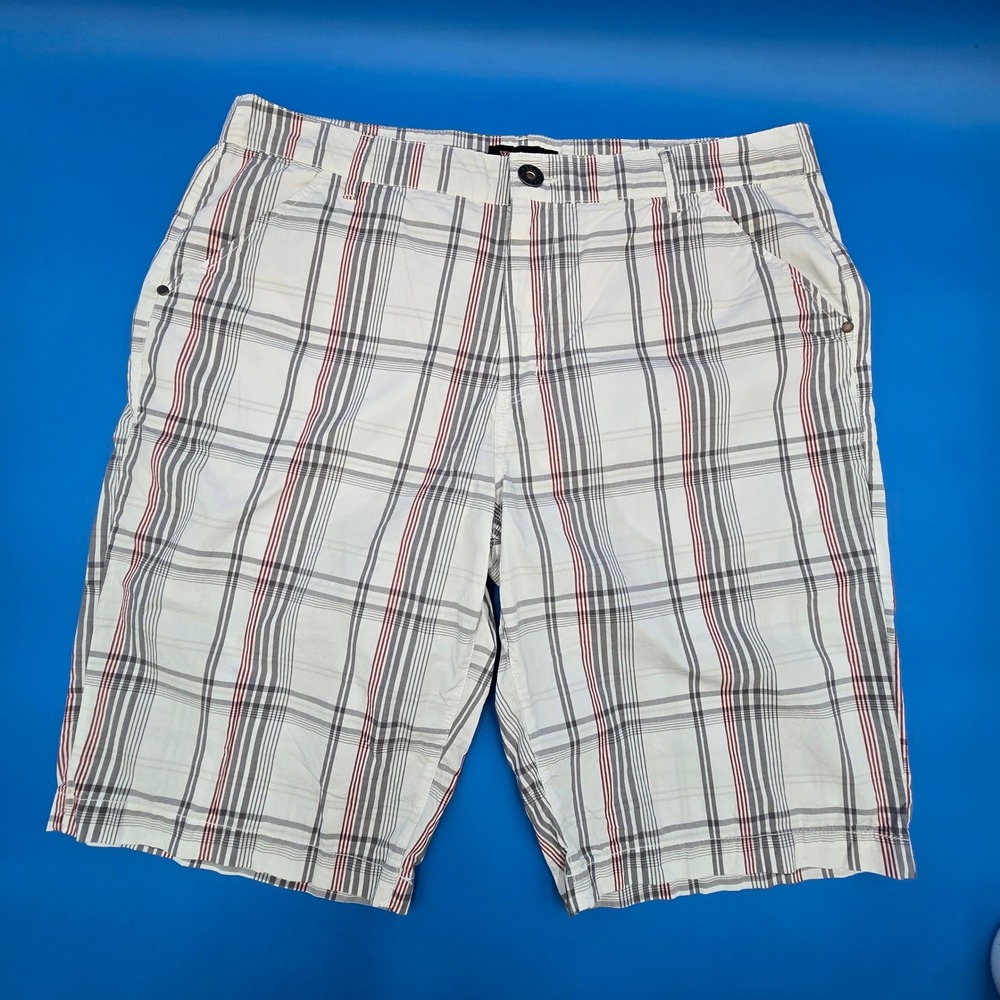 Guess Men's Plaid Flat Front Shorts White Red Grey Size 40‎ 11.5" Inseam Cotton